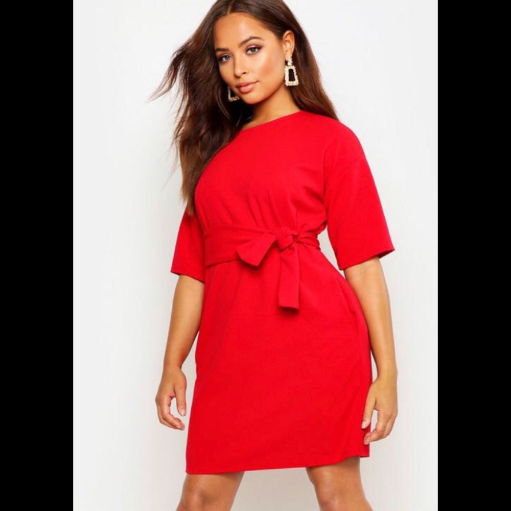 Structured shift dress with belt